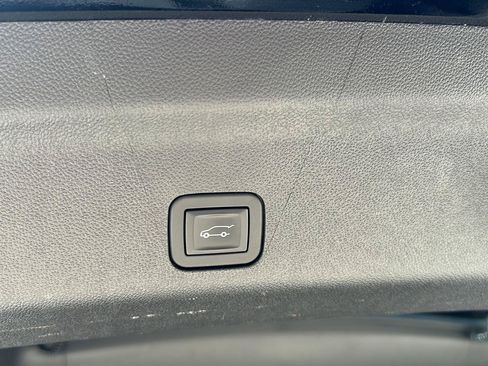 Used 2025 Chevrolet Tahoe LT AWD/4WD image 21