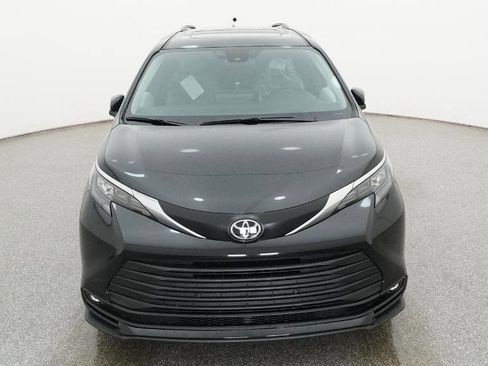 New 2026 Toyota Sienna XLE FWD image 20
