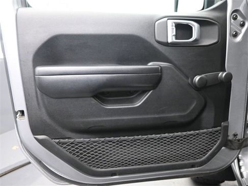 Used 2020 Jeep Wrangler Sport image 12