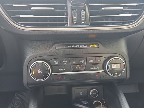 Used 2020 Ford Escape SE image 30