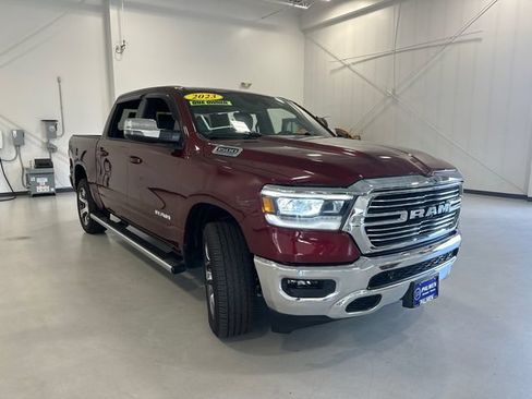 Used 2023 RAM 1500 Laramie AWD/4WD image 3