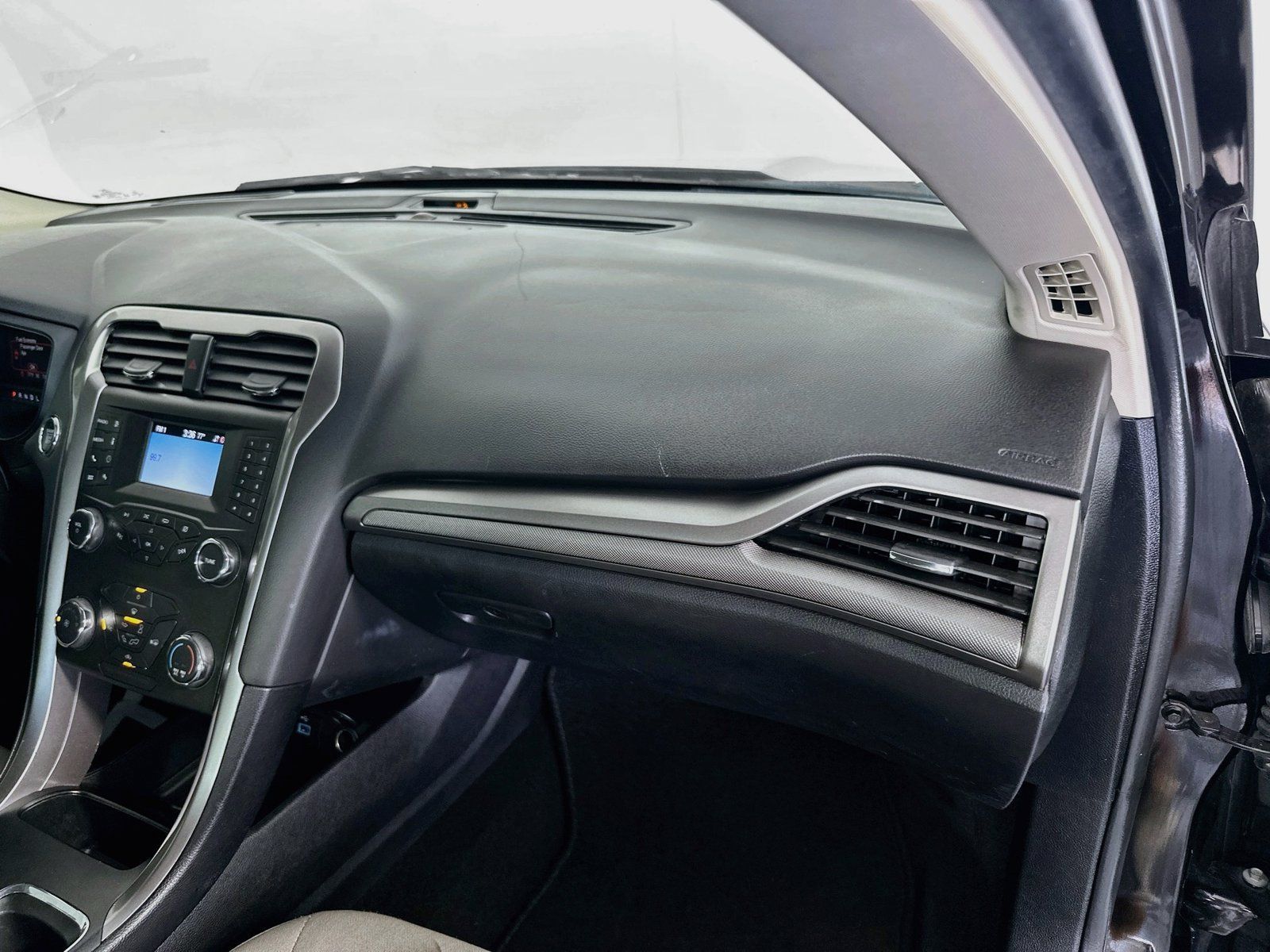 Used 2020 Ford Fusion S FWD image 27