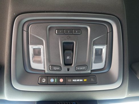 Used 2024 Chevrolet Silverado 1500 High Country w/ Midnight Edition AWD/4WD image 34
