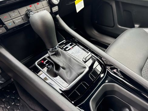 New 2026 Jeep Compass Latitude AWD/4WD image 24