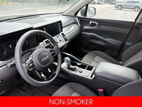 Used 2023 Kia Sorento LX image 6