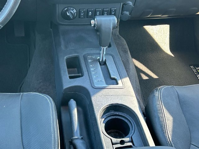 Used 2014 Nissan Frontier PRO-4X w/ Pro-4x Luxury Package AWD/4WD image 16