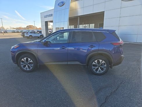 Used 2023 Nissan Rogue SV image 10