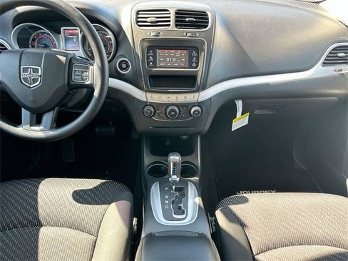 Used 2017 Dodge Journey SE image 13