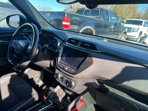 Used 2021 Chevrolet TrailBlazer RS w/ Sun and Liftgate Package image 6