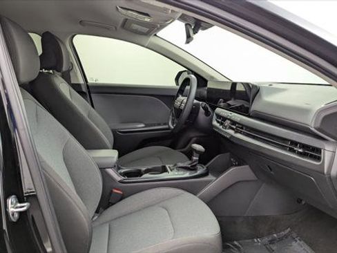 Used 2025 Kia K4 FWD image 21