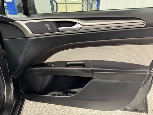 Used 2019 Ford Fusion SE w/ Equipment Group 151A image 15