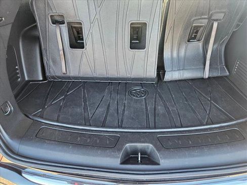 Used 2019 Buick Enclave Essence image 6