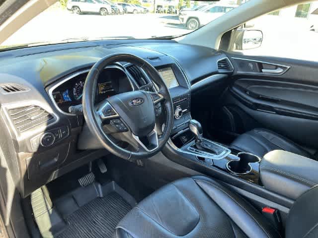 Used 2017 Ford Edge Titanium w/ Equipment Group 302A AWD/4WD image 11