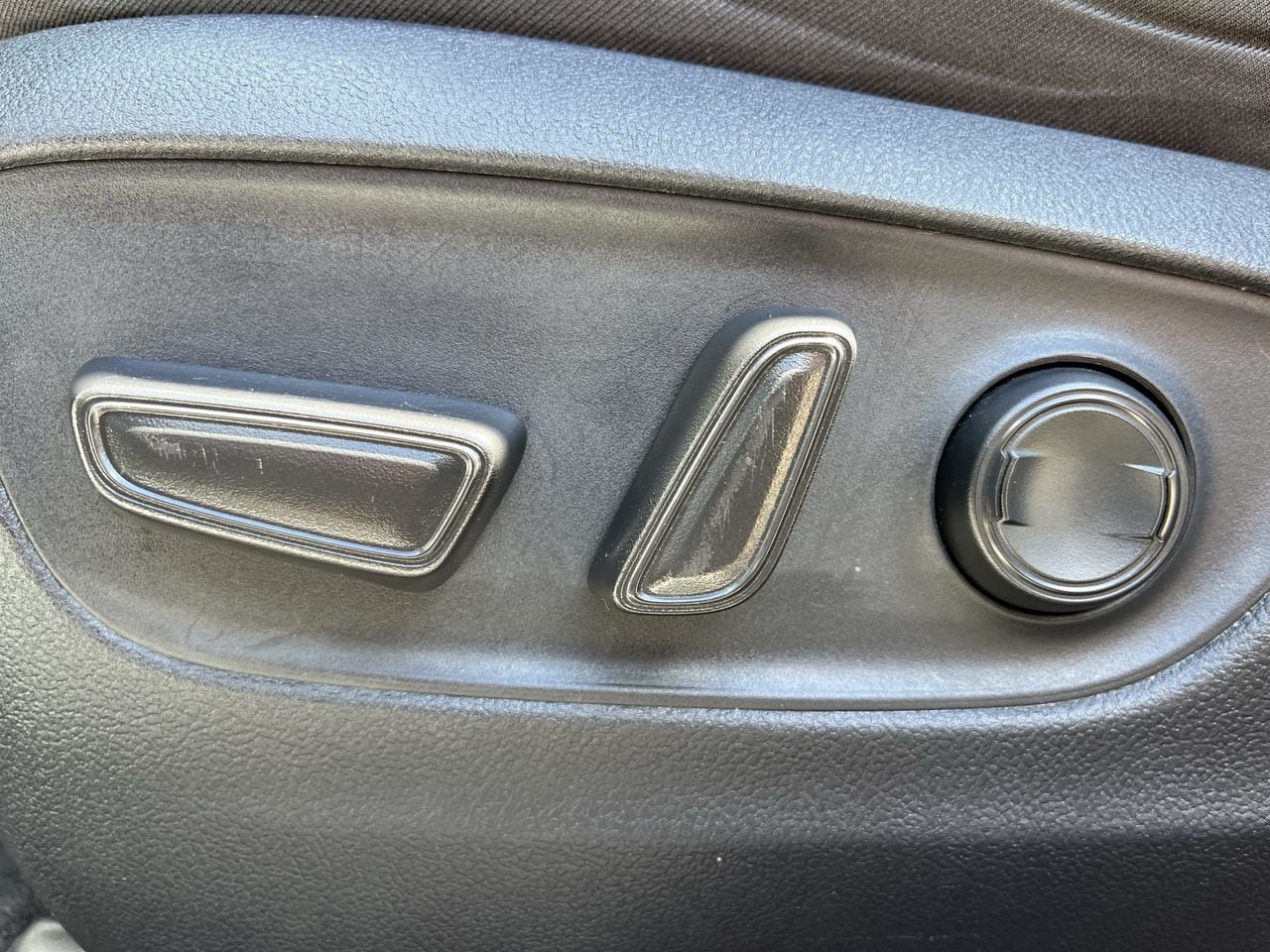 Used 2025 Toyota RAV4 XLE FWD image 24