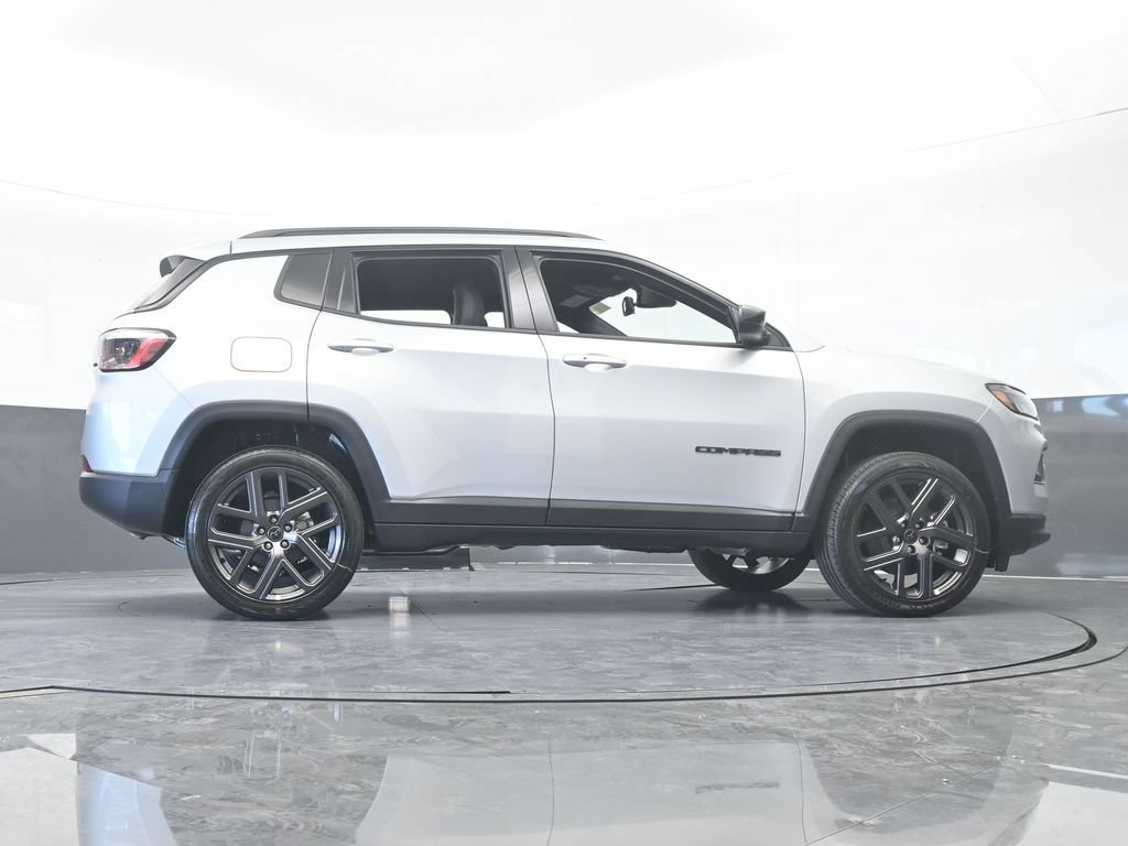 New 2026 Jeep Compass Latitude AWD/4WD image 57