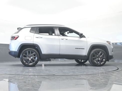 New 2026 Jeep Compass Latitude image 57