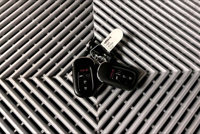 Used 2025 Honda Pilot EX-L image 10