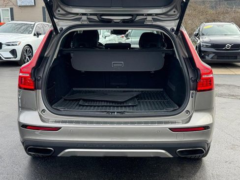 Used 2020 Volvo V60 T5 Cross Country w/ Cross Country Pro Package image 5