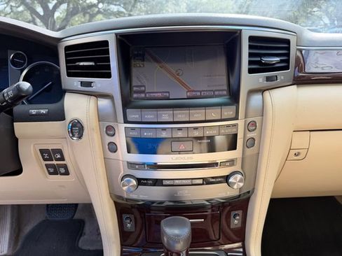 Used 2015 Lexus LX 570 4WD image 14