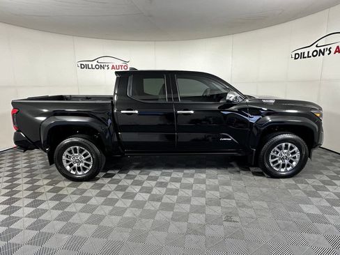 Used 2025 Toyota Tacoma Limited AWD/4WD image 9