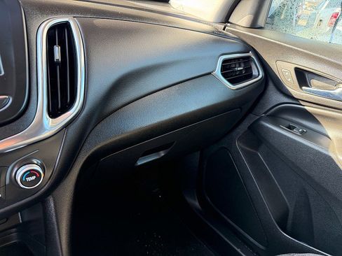Used 2022 Chevrolet Equinox LT FWD image 16