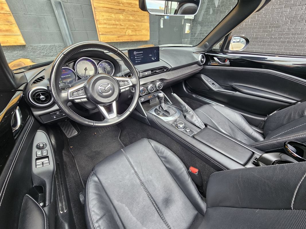 Used 2025 MAZDA MX-5 Miata RF Grand Touring RWD image 17