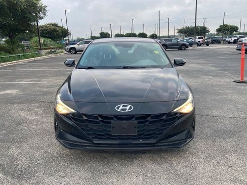 Used 2023 Hyundai Elantra SEL FWD image 2