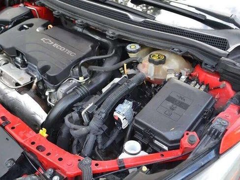 Used 2017 Chevrolet Cruze Premier image 16