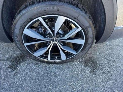 New 2025 Volkswagen Atlas SEL Premium R-Line image 11