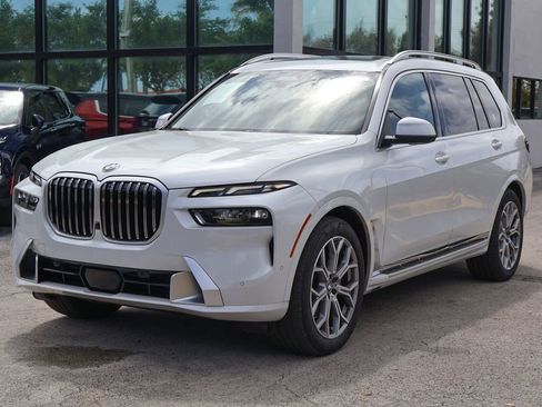 Used 2023 BMW X7 xDrive40i w/ Executive Package image 12