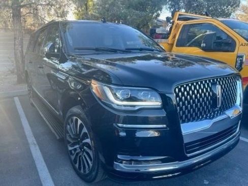 Used 2023 Lincoln Navigator L Black Label image 2
