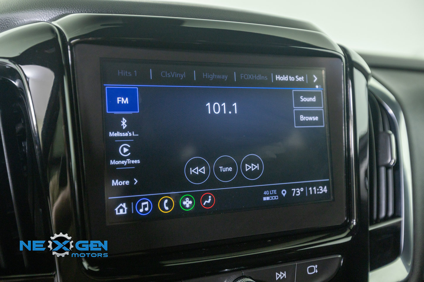 Used 2023 Chevrolet Traverse LT w/ LPO, Floor Liner Package AWD/4WD image 21