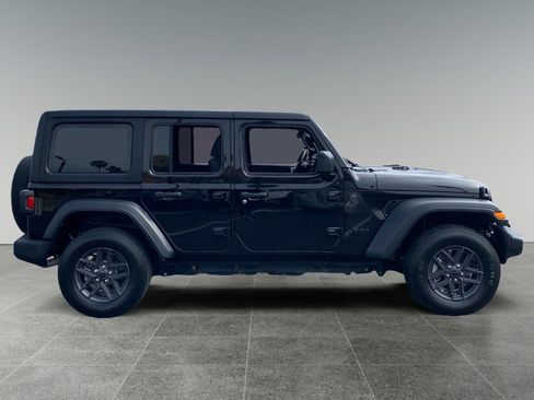 Used 2024 Jeep Wrangler Unlimited Sport AWD/4WD image 6