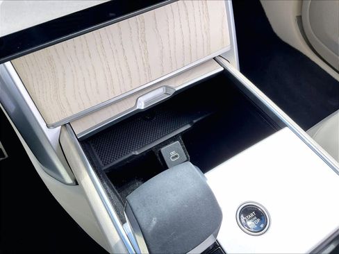 Used 2024 Land Rover Range Rover SE image 36