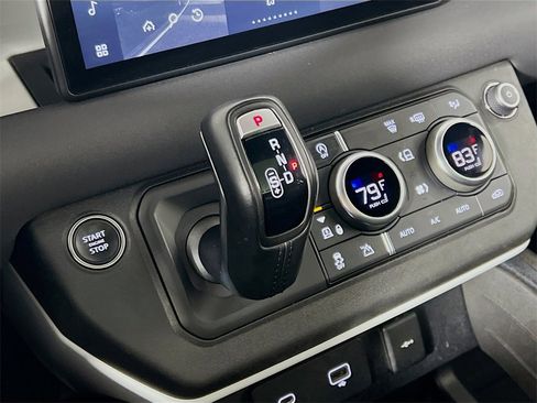 Used 2023 Land Rover Defender 110 X-Dynamic SE image 17