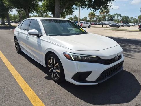 Used 2022 Honda Civic EX image 2