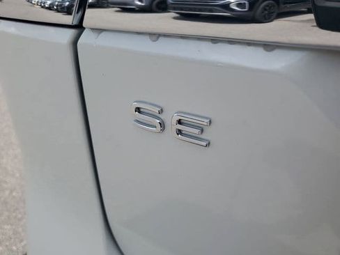 New 2026 Volkswagen Atlas SE FWD image 6