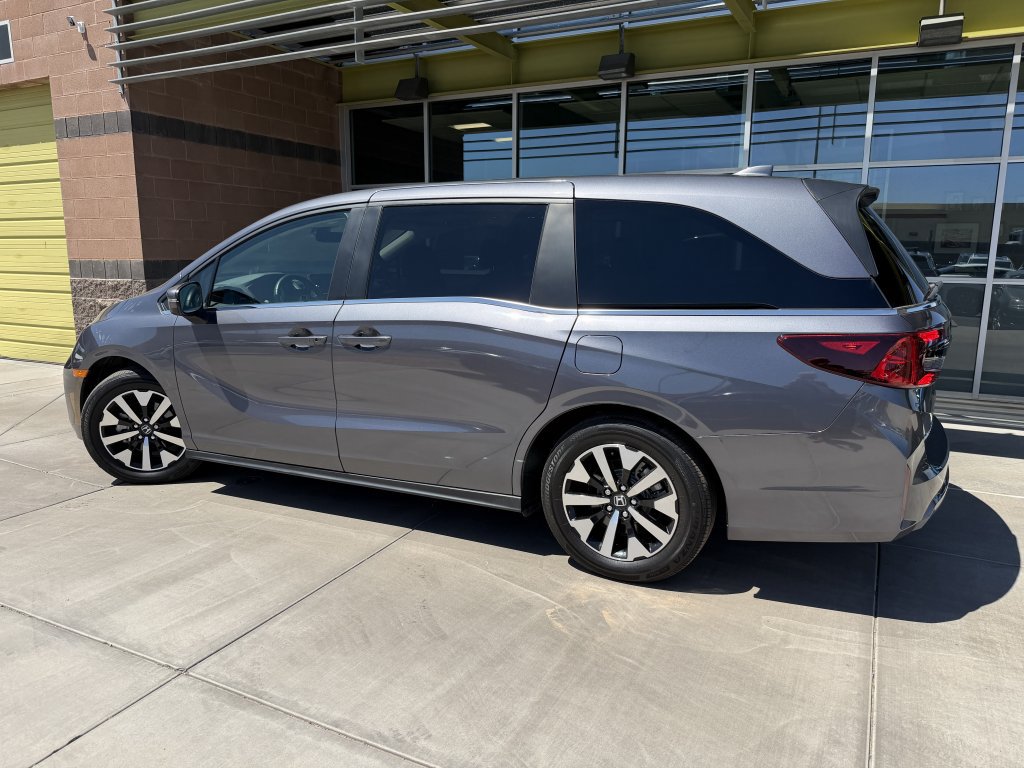 Used 2025 Honda Odyssey EX-L image 5