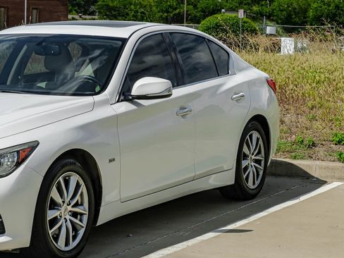 Used 2016 INFINITI Q50 3.0t Premium w/ Cargo Package RWD image 9
