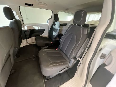 Used 2023 Chrysler Voyager LX FWD image 21