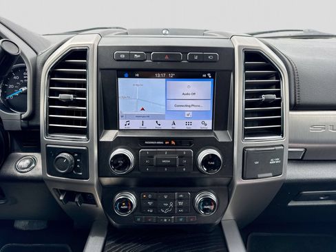 Certified 2019 Ford F450 Platinum w/ Platinum Ultimate Package AWD/4WD image 33