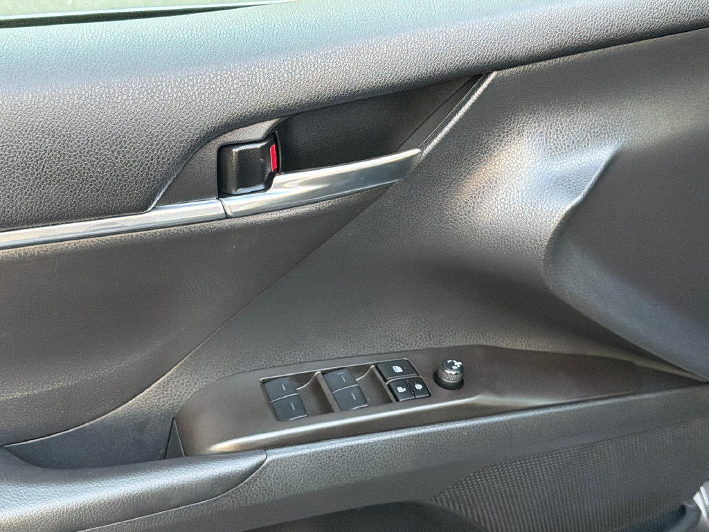 Used 2024 Toyota Camry SE FWD image 18