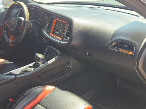 Used 2019 Dodge Challenger R/T w/ Driver Convenience Group RWD image 26