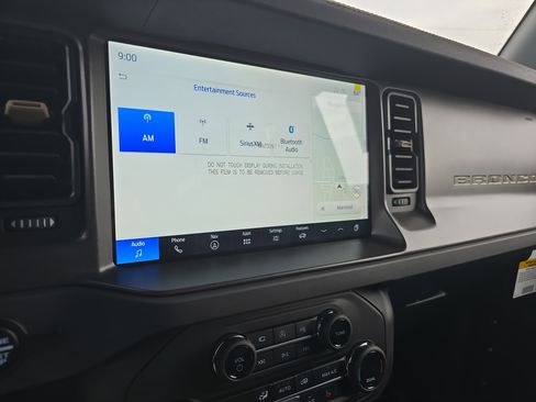 New 2025 Ford Bronco Badlands image 24