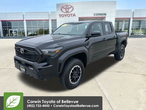Used 2024 Toyota Tacoma TRD Off-Road image 4