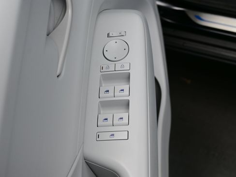 Used 2025 Hyundai Kona SEL AWD/4WD image 10