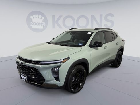 Used 2025 Chevrolet Trax ACTIV w/ Driver Confidence Package image 1