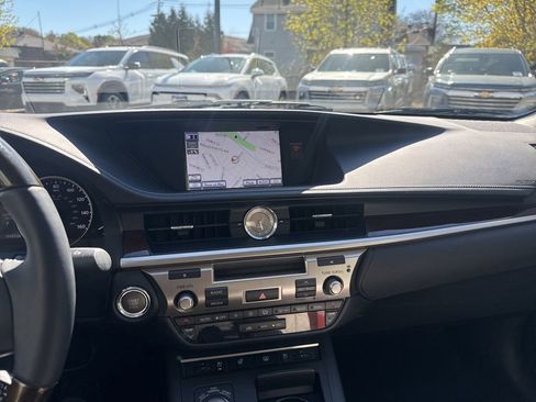 Used 2014 Lexus ES 350 w/ Luxury Package FWD image 28