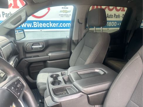 Used 2022 Chevrolet Silverado 1500 Custom w/ Safety Confidence Package AWD/4WD image 29
