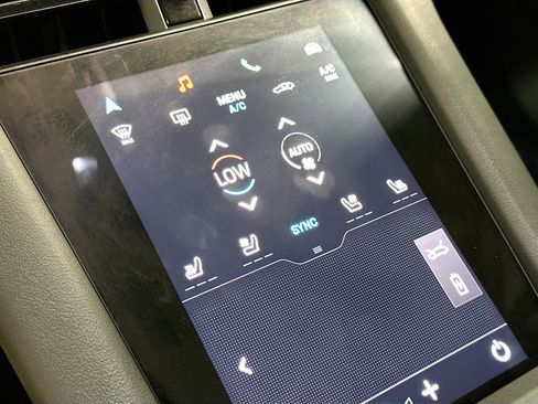 Used 2023 Porsche Taycan w/ Premium Package image 15